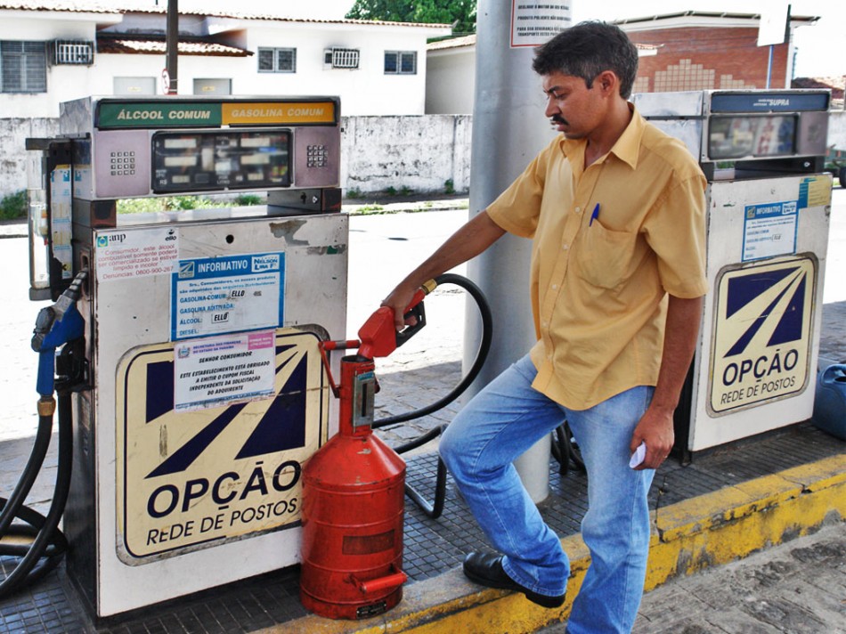 GASOLINA A R$ 3,43 – Pesquisa do Procon de João Pessoa identifica menor preço em posto no bairro de Tambauzinho