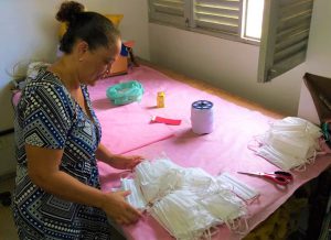 MÃOS DADAS PARA VENCER A COVID-19 – Prefeitura de João Pessoa conclui seleção de costureiras para confecção de 540 mil máscaras