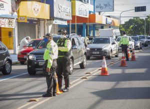 PROTEÇÃO EM MANGABEIRA – Testes rápidos, distribuição de máscaras, desinfecção de área pública, orientação e conscientização para proteger população da covid-19