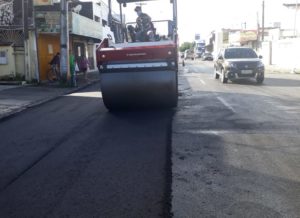 Prefeitura de João Pessoa já levou programa Ação Asfalto a 56,7 quilômetros de vias e segue com serviços em Jaguaribe