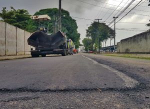 Mais de 230 km de vias foram asfaltadas ou recuperadas na Capital e neste momento as obras estão concentradas nos bairros de Jaguaribe e Treze de Maio