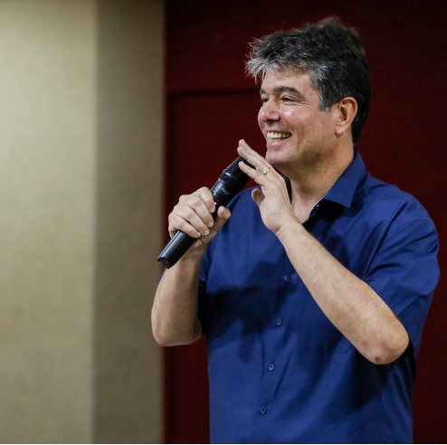 Ruy Carneiro cumpriu agenda política no 1º dia de campanha em 8 bairros : Grotão, Mangabeira, Cristo, Alto do Mateus, Manaíra, Róger, Funcionários e Cabo Branco