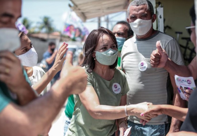 Durante visita, neste domingo, aos moradores no Valentina de Figueiredo, Edilma Freire, assume compromisso em construir Centro Municipal de Diagnóstico por Imagem