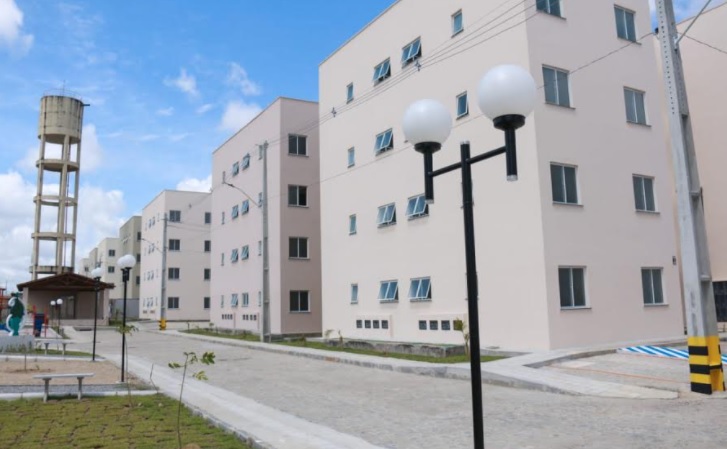 Luciano Cartaxo visita obras do Residencial Vista Verde I e II com 384 apartamentos e anuncia entrega de 192 unidades em novembro atendendo 800 pessoas com moradias dignas