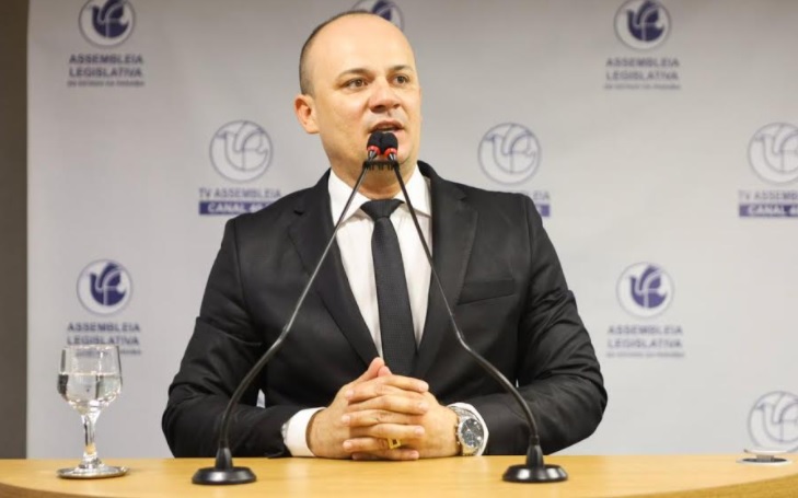 VÍDEO – Líder da Oposição, deputado Cabo Gilberto Silva faz desabafo, critica “toque de recolher, suspensão das aulas, missas e cultos, cobra onde estão os respiradores adquiridos e exige transparência dos recursos enviados pelo Governo Federal