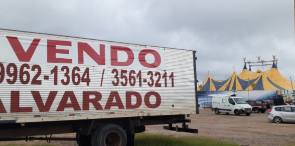 VÍDEO- Sem poder trabalhar artistas de circo em JP vendem caminhão e vivem de doações