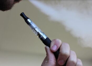 Pneumologista do Hospital Universitário alerta para riscos do uso de cigarros eletrônicos