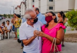 Ministro Rogério e prefeito Cícero entregam apartamentos a 192 famílias em João Pessoa