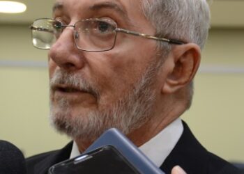 Corpo do ex-deputado Simão Almeida é velado na AL nesta quinta-feira