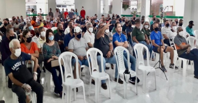 Oficiais da PM e bombeiros, por maioria em assembleia, decidem aceitar proposta do Governo