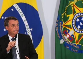 Bolsonaro sanciona orçamento de 2022 e destina R$ 1,7 bilhão para reajuste de servidores
