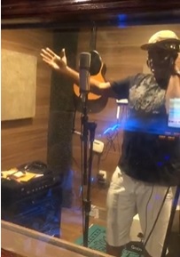 VEJA VÍDEO- Forrozeiro paraibano grava música destacando Bolsonaro e a Transposição