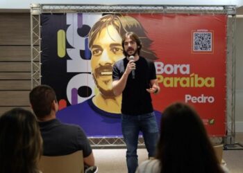 Em reunião com 37 pré-candidatos Pedro diz que atual Governo empurrou Paraíba ao atraso