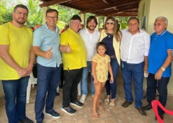 No Sertão, ex-prefeitos e pré-candidatos a AL e Câmara Federal declaram apoio a Pedro Cunha Lima