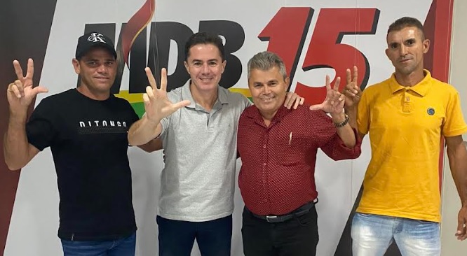 Ex-prefeito e lideranças de Tavares anunciam apoio a Veneziano para governador