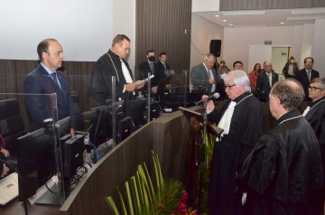 Empossado desembargador Marcos William, “um juiz sério, probo, equilibrado e independente”