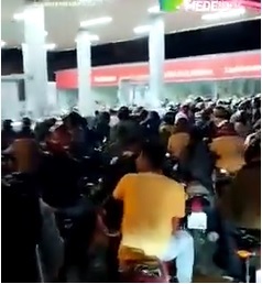 VÍDEO- Denúncia de distribuição de combustível e jantar a participantes de evento com o governador no Sertão