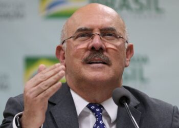 Desembargador do TRF1 manda soltar ex-ministro da Educação Milton Ribeiro
