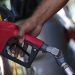 Governador de MG reduz ICMS de 31% para 18% na gasolina, e de 30% para 18% na energia elétrica