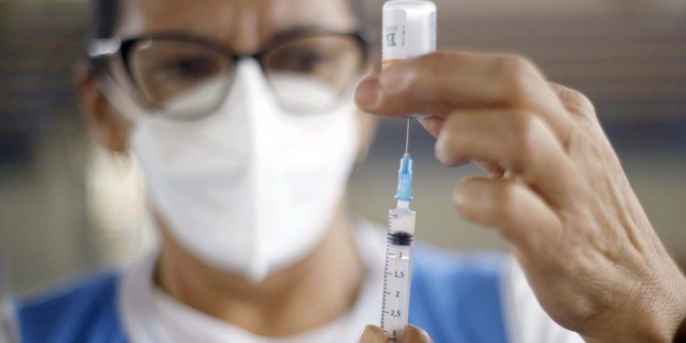 Vacinação contra Covid-19 em João Pessoa tem horário diferenciado nesta segunda-feira