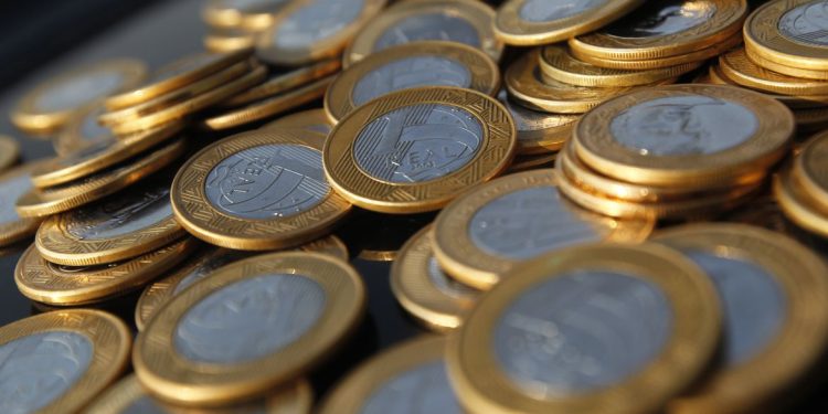 Caderneta de poupança tem retirada recorde de R$ 33,6 bilhões em janeiro, maior dos últimos 27 anos