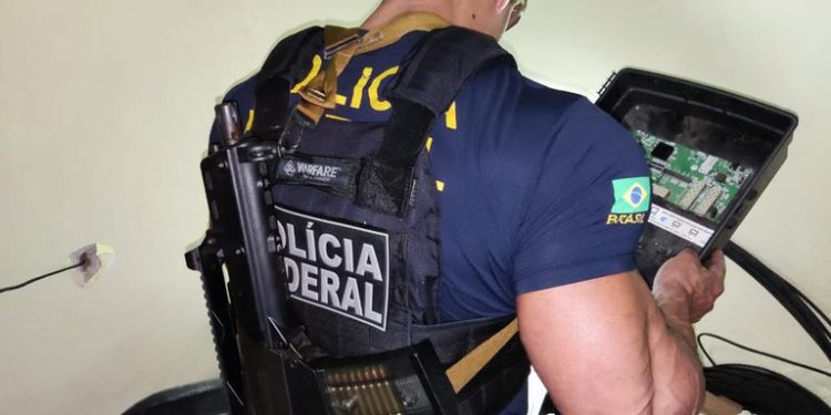 Operação da PF mira fornecedora de internet que instalava câmeras para traficantes para ser exclusiva na comunidade