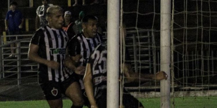 Em jogo de 5 gols, Botafogo/PB vence Payssandu e volta ao G-4 do Brasileiro da Série C
