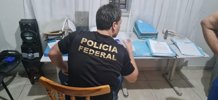 Operação da PF combate esquema de falsificação de diplomas e inscrição de falsos médicos