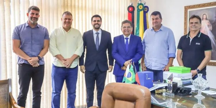 Presidente da AL, Adriano Galdino e Famup convidam prefeitos para sessão  que debaterá redução de FPM