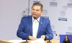 Lei de autoria do deputado Adriano Galdino insere Gestão Financeira nas escolas públicas estaduais