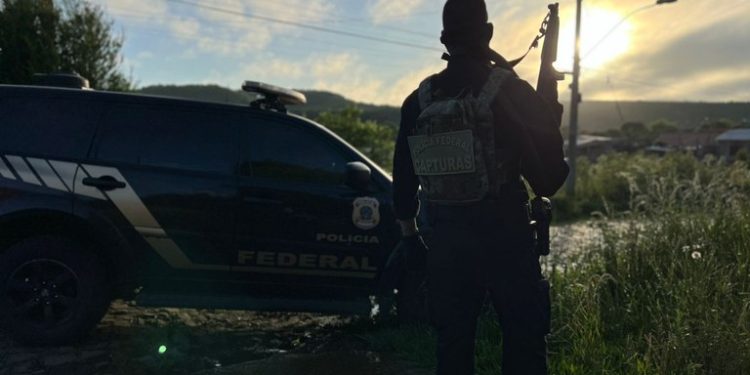 Operação da PF cumpre mandados de prisão e busca e apreensão em CG, Pombal, Queimadas e Santa Rita