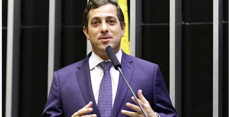 Os impulsos e rebeldia de Gervásio Maia e a quebra da confiança – por Marcelo José