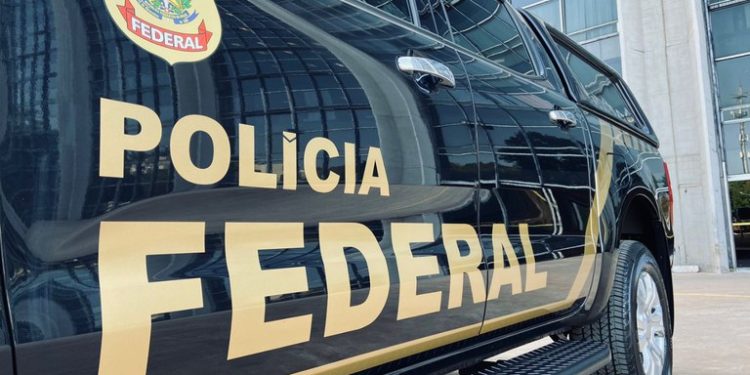 Operação conjunta da Polícia Federal e Anatel cumpre ordem judicial e fecha rádio clandestina