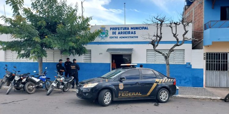 Operação da PF mira Prefeitura na PB que pagou R$ 3 milhões à empresa de CG por peças e serviços automotivos