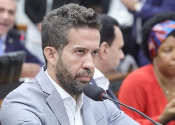 Denúncia contra Janones é arquivada sob argumento de que suposta “rachadinha” ocorreu antes do atual mandato