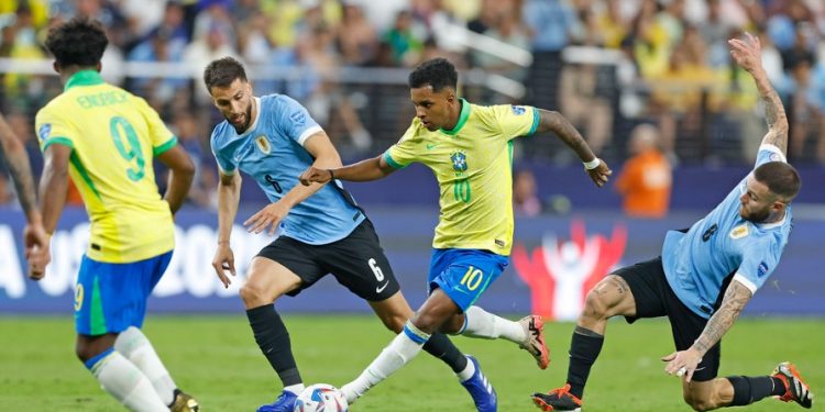 Seleção fiasco, eliminada da Copa América, fora das Olimpíadas e ameaçada de não ir a Copa do Mundo