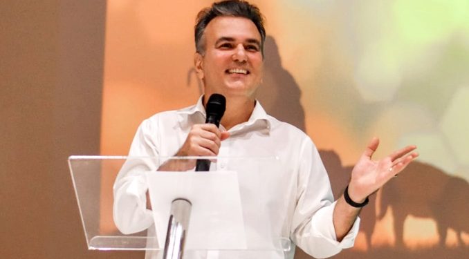 Após licença para eleições, pastor Sérgio Queiroz retorna atividades pastorais na Igreja Cidade Viva neste domingo