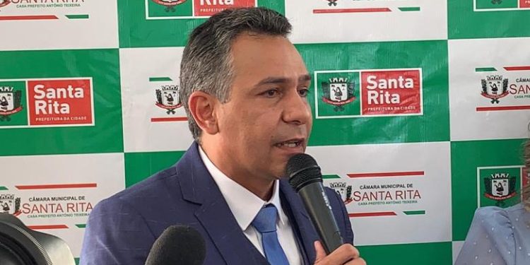 Procura-se o prefeito Panta, de SR, para assinar um mandado em uma ação judicial de simples vigilantes que querem receber o adicional noturno