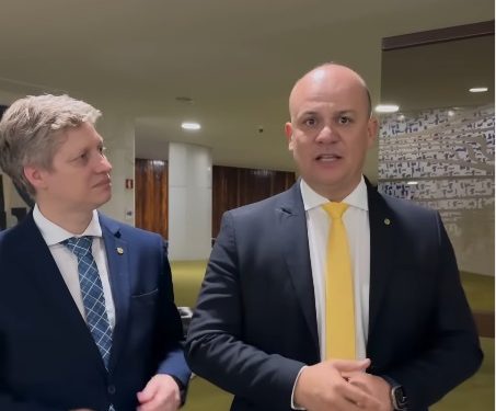 Após indiciamento pela PF, deputado Cabo Gilberto grava vídeo ao lado de Marcel Van Hattem: “Não iremos nos intimidar””