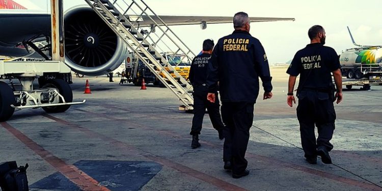 PF prende suspeito de estupro de vulnerável dentro de um avião num voo de Guarulhos a Belém do Pará