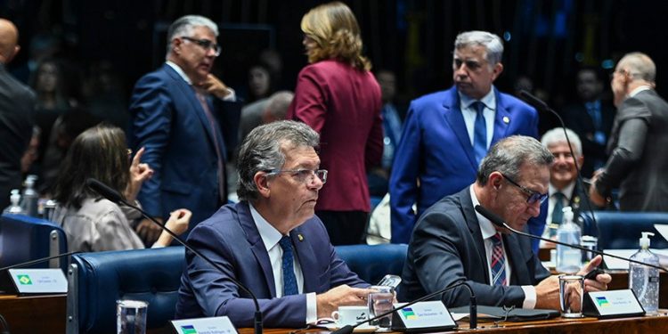 Senado aprova programa de incentivo a substituição de matrizes energéticas poluentes por energia renovável