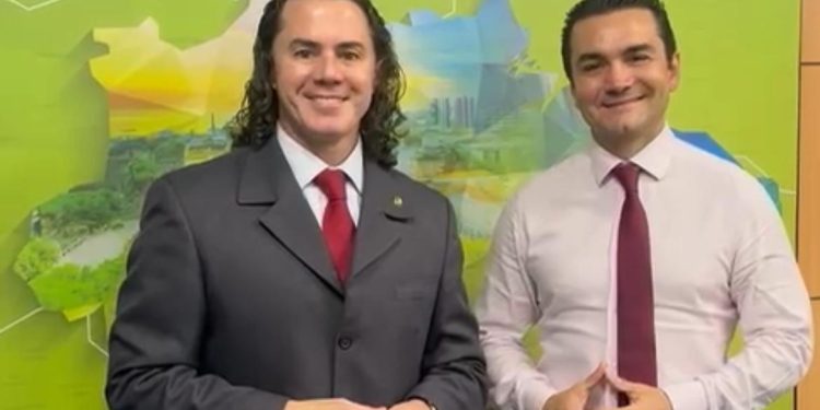 Veneziano agradece ao ministro do Turismo R$ 1 milhão para o Maior São João do Mundo e R$ 600 mil para o Folia de Rua