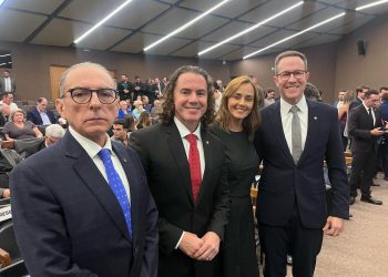 Senador Veneziano prestigia posse de Alberto Jorge na OAB em CG e destaca brilhantismo do presidente reeleito