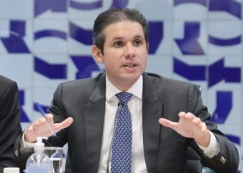 Presidente da Câmara, Hugo Motta vai instalar comissão para discutir implantação do voto distrital misto