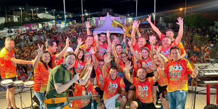 Deputados Wilson Santiago e Wilson Filho prestigiam carnaval no Sertão e ampliam parcerias para 2026