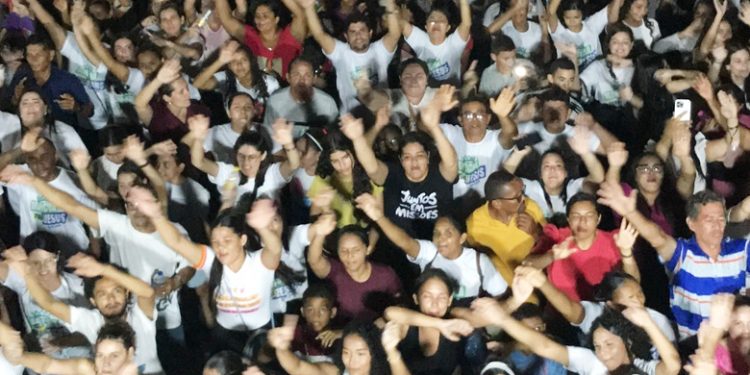 Marcha para Jesus em Sapé no feriado de 1º de Maio reúne famílias e milhares de cristãos