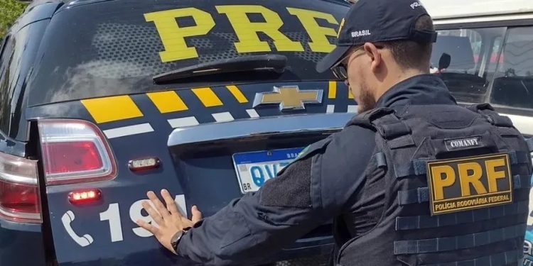 PRF detém condutor de veículo que fugiu no local após acidente com motociclista na BR 230 em Cabedelo