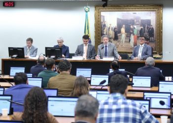 Comissão da Câmara aprova projeto que isenta de Imposto de Renda quem ganha até R$ 5 mil mensais