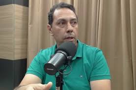 Justiça suspende lei aprovada na Câmara de Lucena que obrigava prefeito a divulgar agenda diária de compromissos
