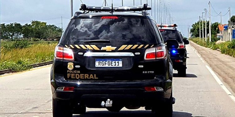 Operação da PF em Monteiro mira homem investigado por compartilhar vídeos de abuso sexual infantil